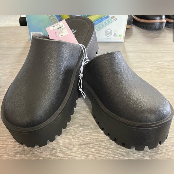 Women's Black Brooke Mules Size 6.5 NWT - Picture 2 of 6